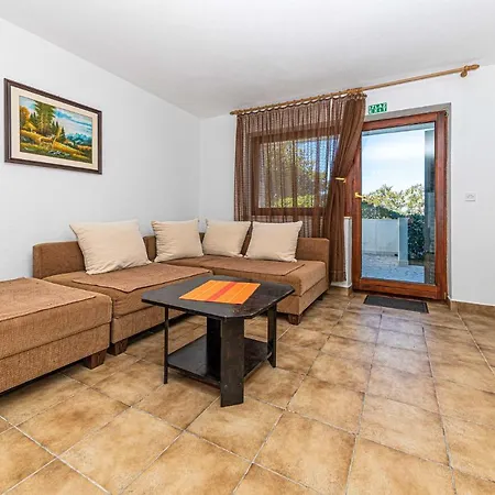 Cozy In Mastrinka With Wifi Trogir