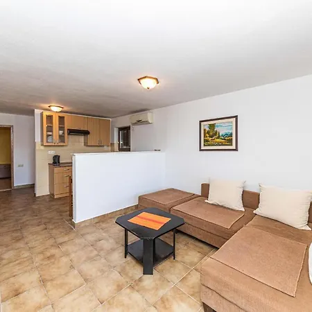 Cozy In Mastrinka With Wifi * Trogir