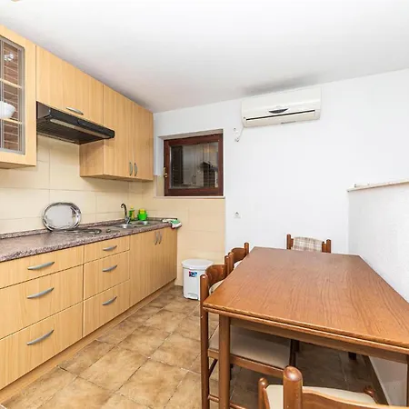 Cozy In Mastrinka With Wifi Trogir