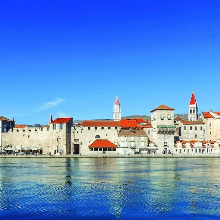 Cozy In Mastrinka With Wifi Trogir